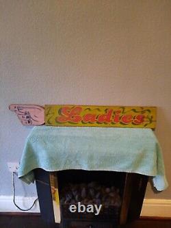 Vintage Wooden Hand retro Painted Pointing Hand Fairground toilet Sign (Ladies)