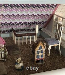 Wooden victorian dolls house, restored by hand. Fully furnished